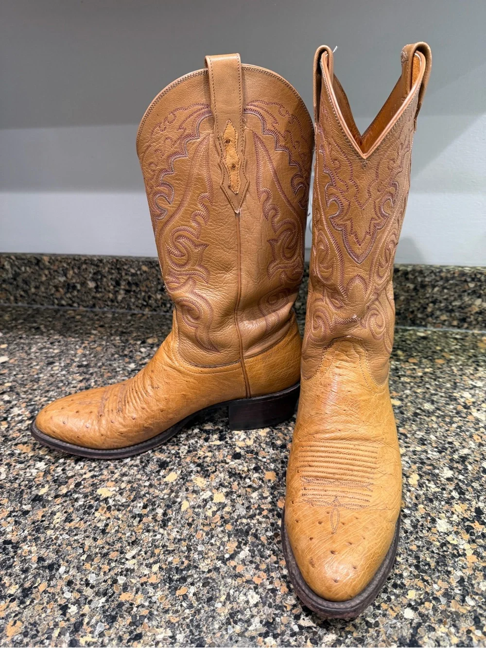 Lucchese classic tan
